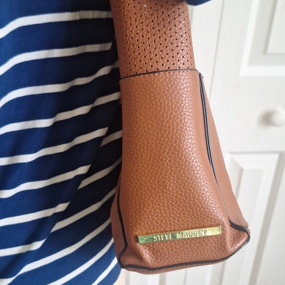 Steve Madden Brown Crossbody Bucket Bag - Picture 2 of 15